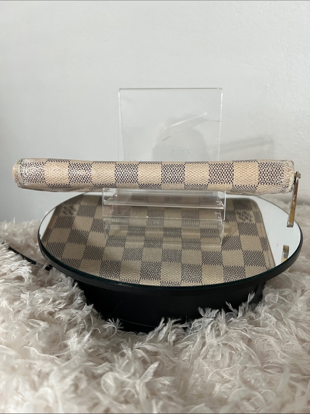 Louis Vuitton Damier Azur Check Zip-Around Wallet in Cream and Blue-Gray - Picture 6 of 15